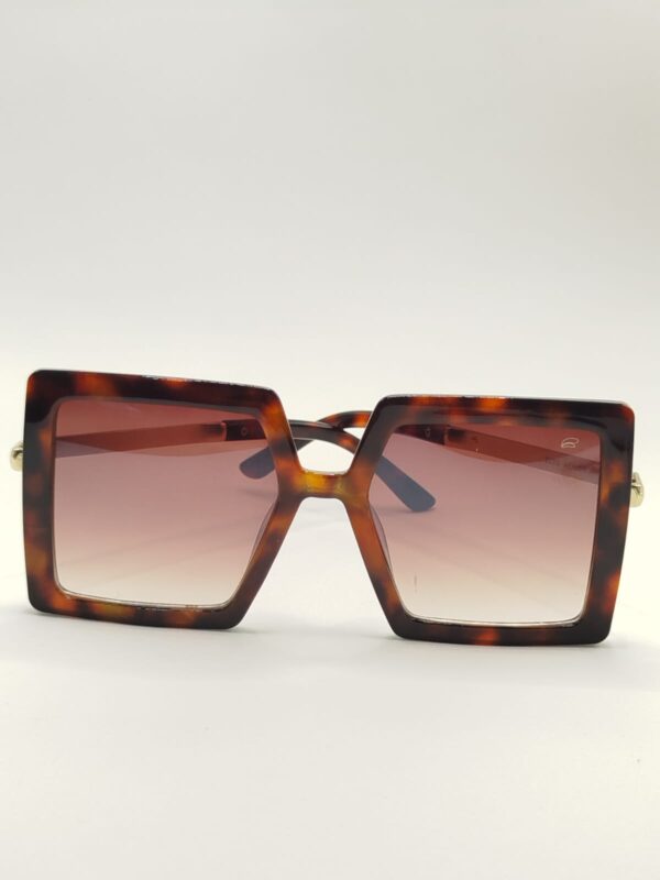 Óculos Solar Requadrado Liso Rajado Arte Metal Fina com Lentes Marrom Claro Feminino-Ferrovia Ref.2203443009